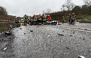 Verkehrsunfall mit mehreren Verletzten auf der Bundesstraße Verkehrsunfall mit mehreren Verletzten auf der Bundesstraße
