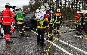 Verkehrsunfall mit mehreren Verletzten auf der Bundesstraße Verkehrsunfall mit mehreren Verletzten auf der Bundesstraße