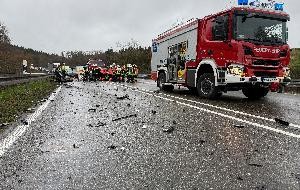 Verkehrsunfall mit mehreren Verletzten auf der Bundesstraße Verkehrsunfall mit mehreren Verletzten auf der Bundesstraße