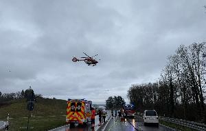 Verkehrsunfall mit mehreren Verletzten auf der Bundesstraße Verkehrsunfall mit mehreren Verletzten auf der Bundesstraße